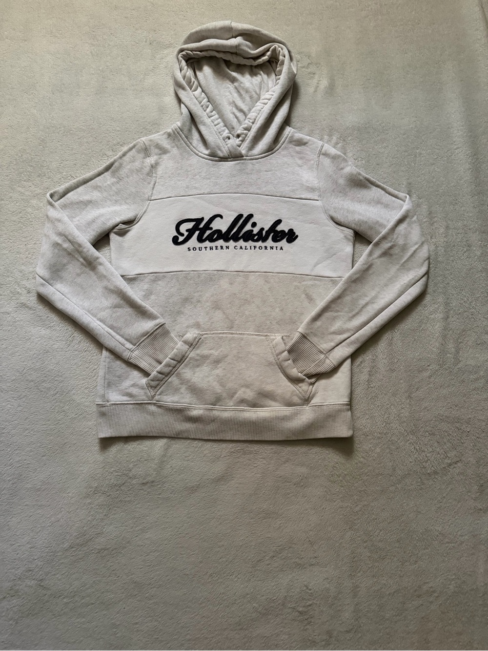 Hollister Women’s Grey Hooded Sweatshirt